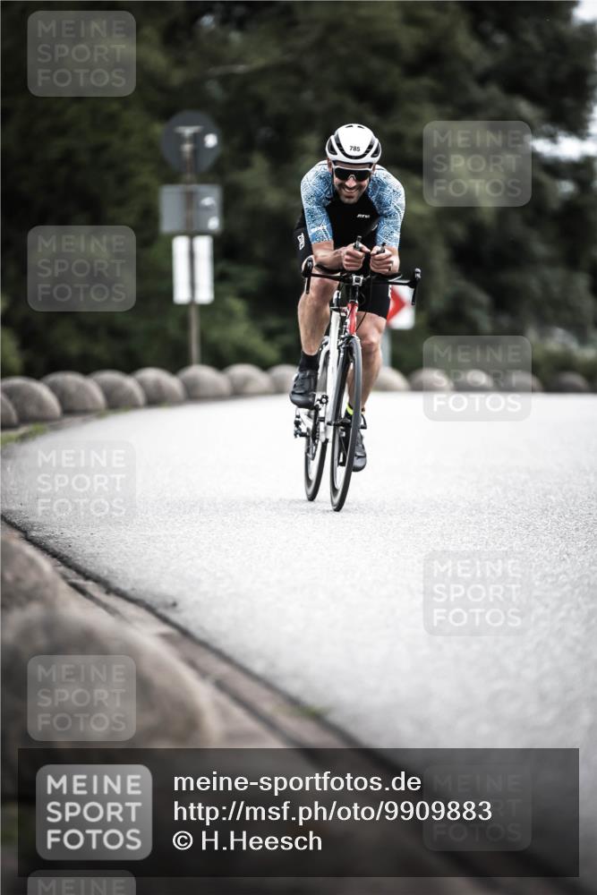 21.06.2026 - 29. Vierlanden-Triathlon H.Heesch http://msf.ph/oto/9909883 21.06.2026 11:56:31 Radfahren 644, 776, 785, 897 meine-sportfotos.de