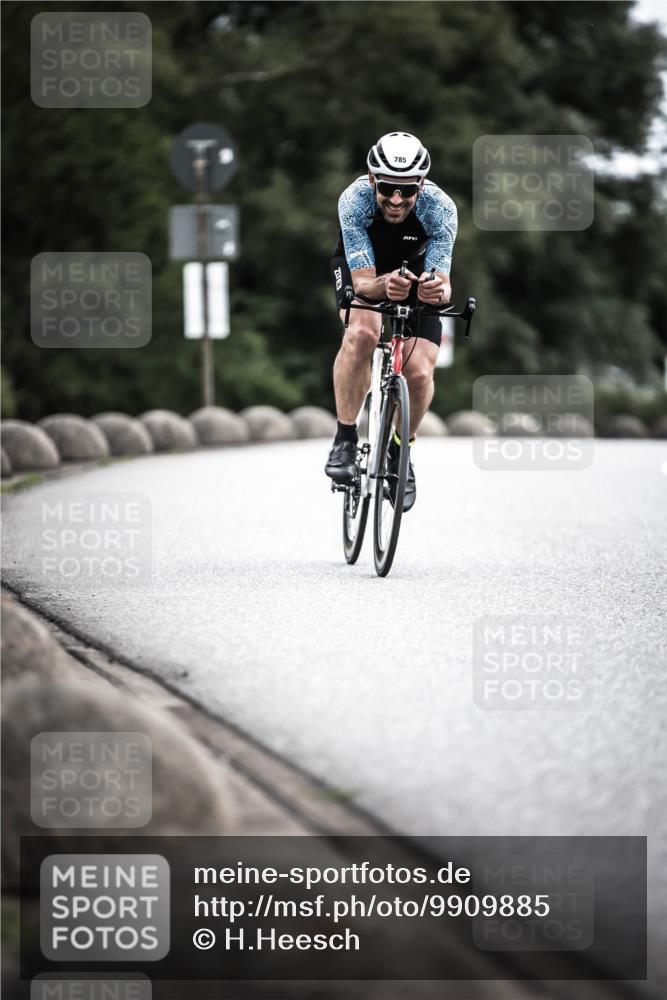 21.06.2026 - 29. Vierlanden-Triathlon H.Heesch http://msf.ph/oto/9909885 21.06.2026 11:56:31 Radfahren 644, 776, 785, 897 meine-sportfotos.de