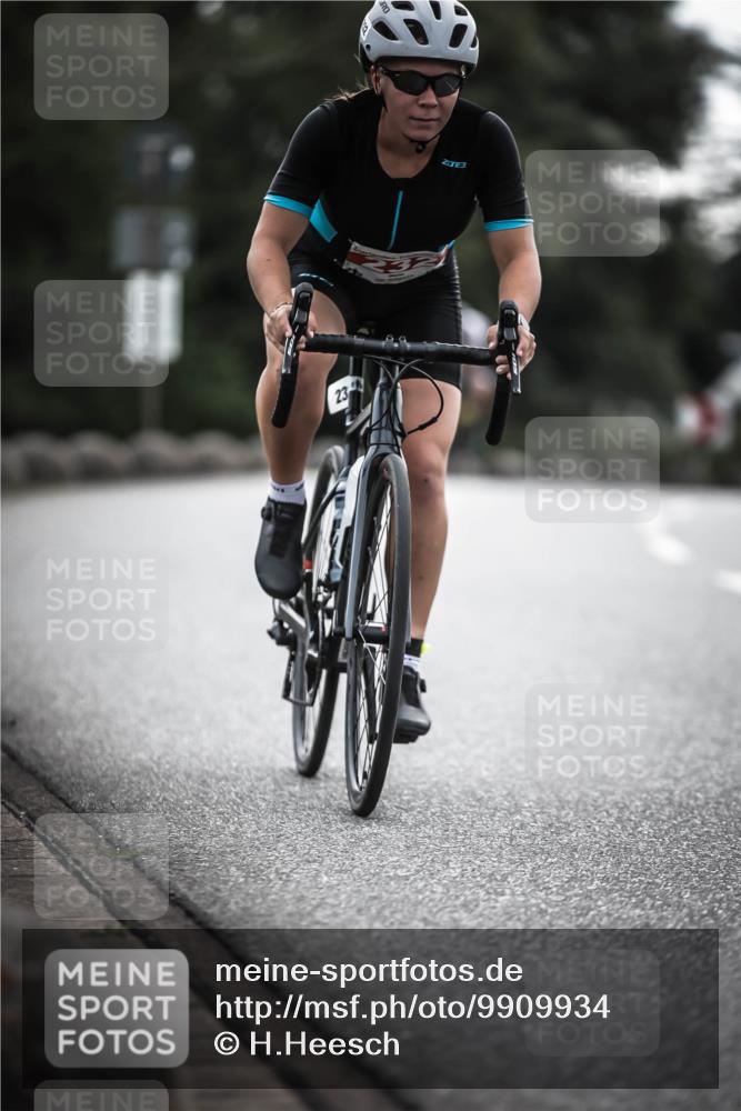 21.06.2026 - 29. Vierlanden-Triathlon H.Heesch http://msf.ph/oto/9909934 21.06.2026 09:30:07 Radfahren 59, 119, 163, 174, 232, 276 meine-sportfotos.de
