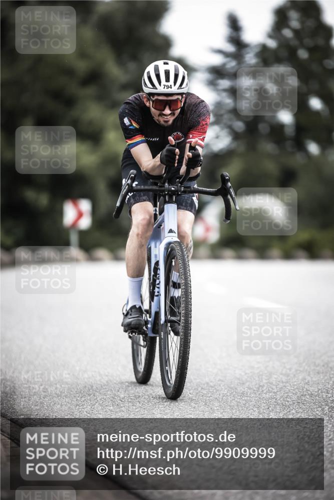 21.06.2026 - 29. Vierlanden-Triathlon H.Heesch http://msf.ph/oto/9909999 21.06.2026 11:57:05 Radfahren 769, 794, 898 meine-sportfotos.de