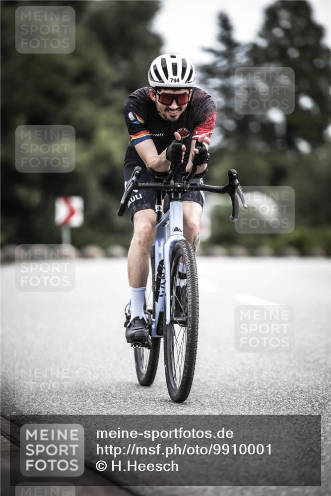 21.06.2026 - 29. Vierlanden-Triathlon H.Heesch http://msf.ph/oto/9910001 21.06.2026 11:57:05 Radfahren 769, 794, 898 meine-sportfotos.de
