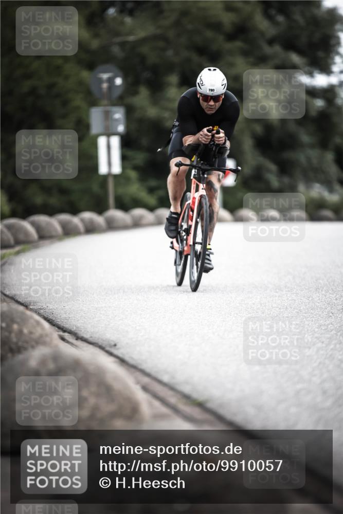 21.06.2026 - 29. Vierlanden-Triathlon H.Heesch http://msf.ph/oto/9910057 21.06.2026 11:57:20 Radfahren 780, 786 meine-sportfotos.de