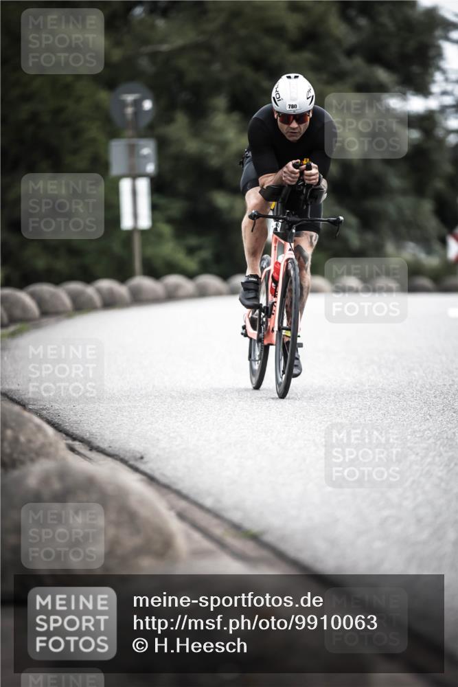 21.06.2026 - 29. Vierlanden-Triathlon H.Heesch http://msf.ph/oto/9910063 21.06.2026 11:57:20 Radfahren 780, 786 meine-sportfotos.de