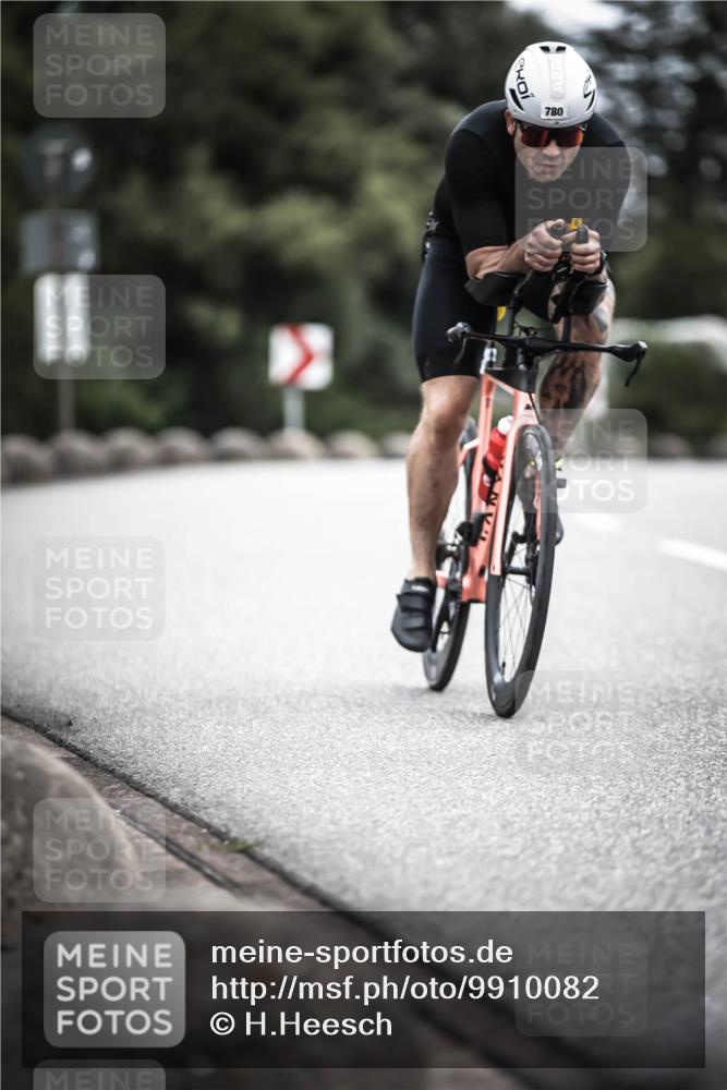 21.06.2026 - 29. Vierlanden-Triathlon H.Heesch http://msf.ph/oto/9910082 21.06.2026 11:57:20 Radfahren 780, 786 meine-sportfotos.de