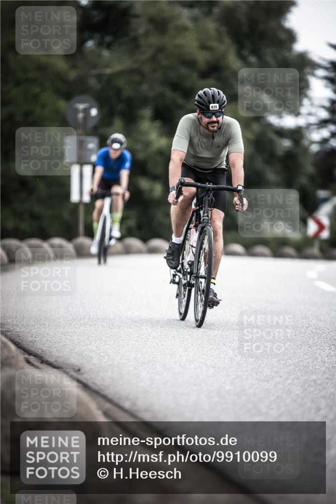 21.06.2026 - 29. Vierlanden-Triathlon H.Heesch http://msf.ph/oto/9910099 21.06.2026 11:57:33 Radfahren 635, 648 meine-sportfotos.de
