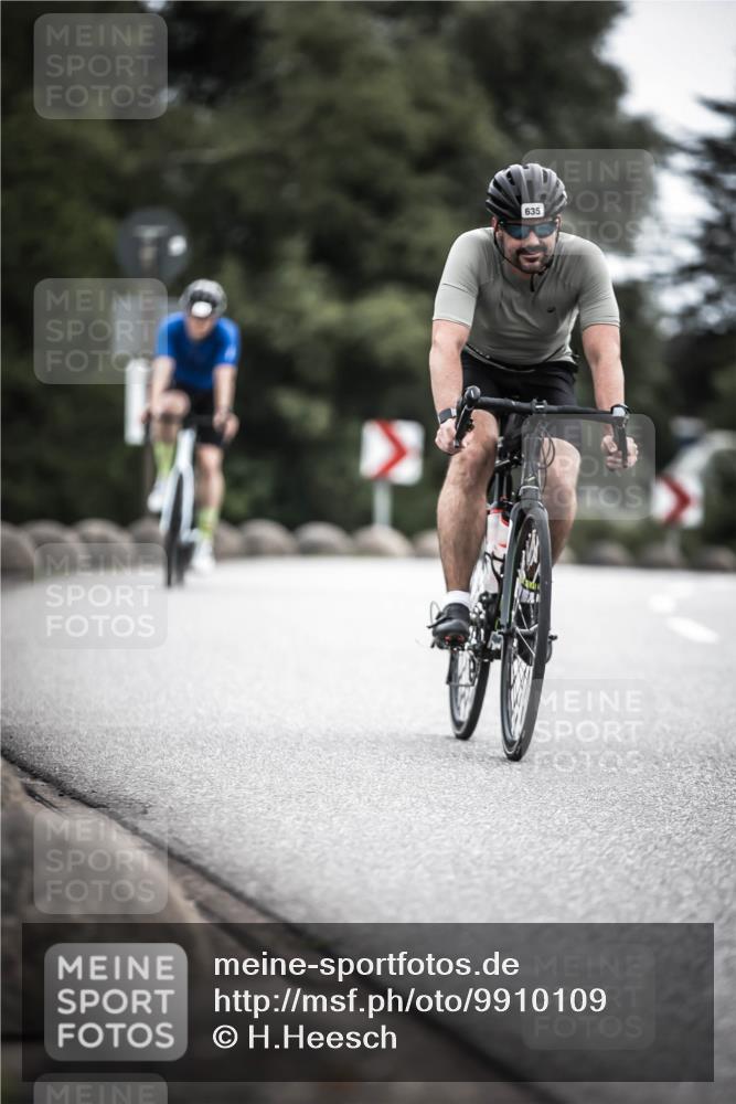 21.06.2026 - 29. Vierlanden-Triathlon H.Heesch http://msf.ph/oto/9910109 21.06.2026 11:57:33 Radfahren 635, 648 meine-sportfotos.de