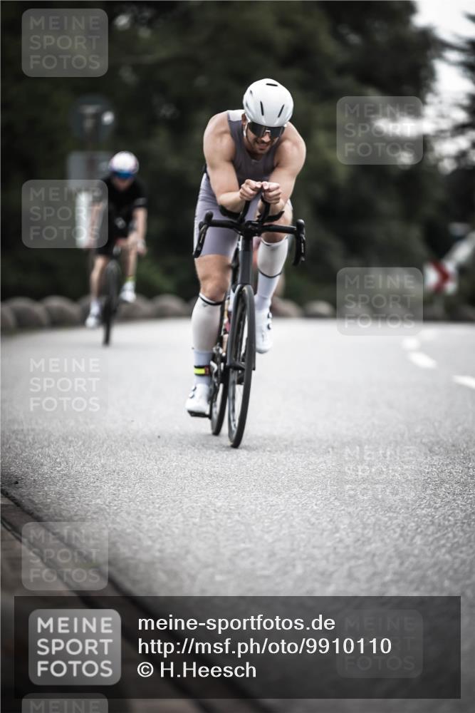 21.06.2026 - 29. Vierlanden-Triathlon H.Heesch http://msf.ph/oto/9910110 21.06.2026 09:30:34 Radfahren 35, 147, 159, 225, 248, 295 meine-sportfotos.de