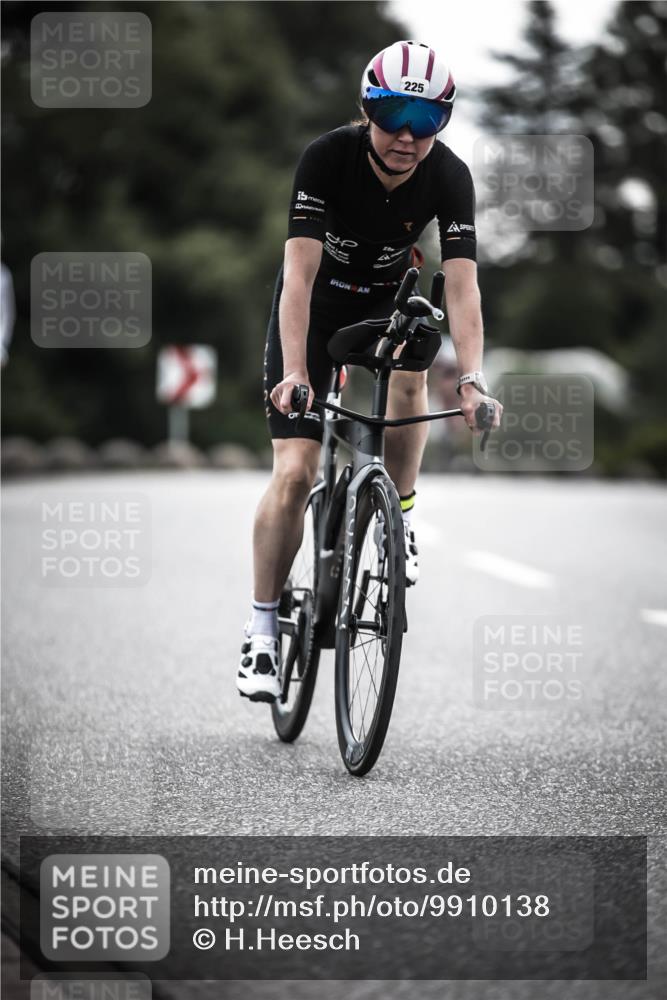 21.06.2026 - 29. Vierlanden-Triathlon H.Heesch http://msf.ph/oto/9910138 21.06.2026 09:30:36 Radfahren 35, 147, 159, 225, 248, 295 meine-sportfotos.de