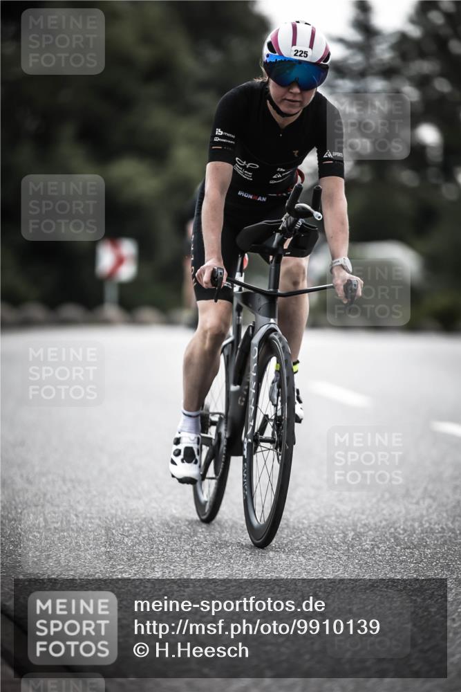 21.06.2026 - 29. Vierlanden-Triathlon H.Heesch http://msf.ph/oto/9910139 21.06.2026 09:30:36 Radfahren 35, 147, 159, 225, 248, 295 meine-sportfotos.de