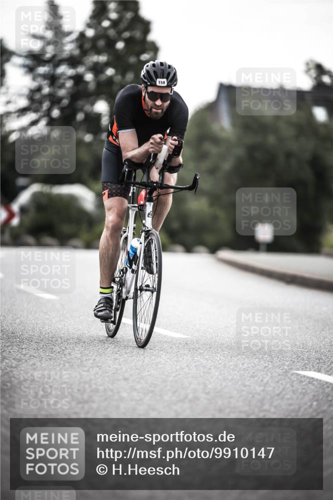 21.06.2026 - 29. Vierlanden-Triathlon H.Heesch http://msf.ph/oto/9910147 21.06.2026 09:30:38 Radfahren 147, 159, 225, 248 meine-sportfotos.de