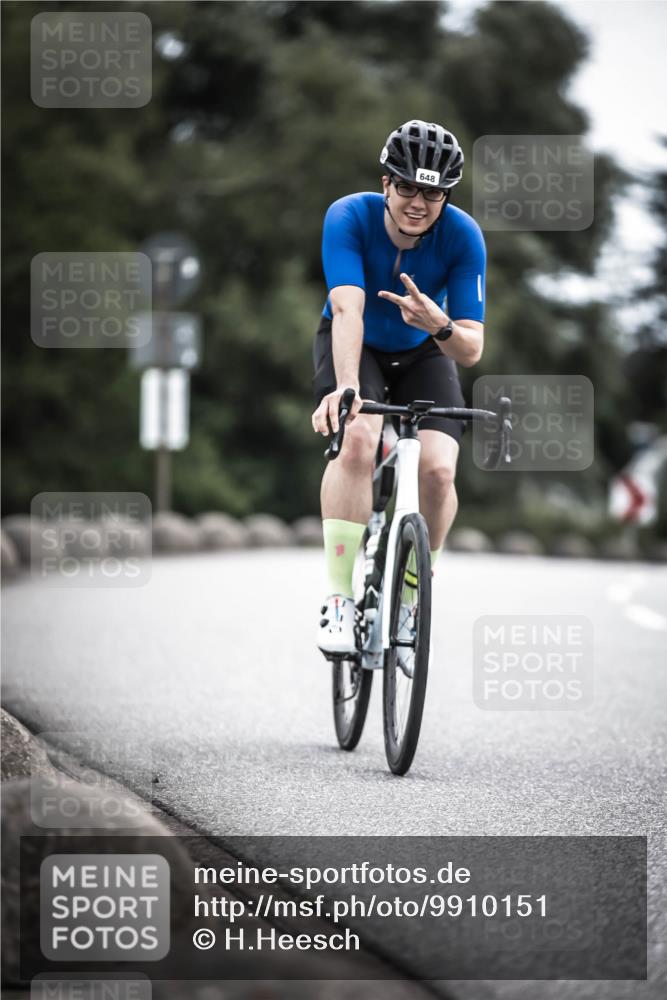 21.06.2026 - 29. Vierlanden-Triathlon H.Heesch http://msf.ph/oto/9910151 21.06.2026 11:57:36 Radfahren 635, 648 meine-sportfotos.de