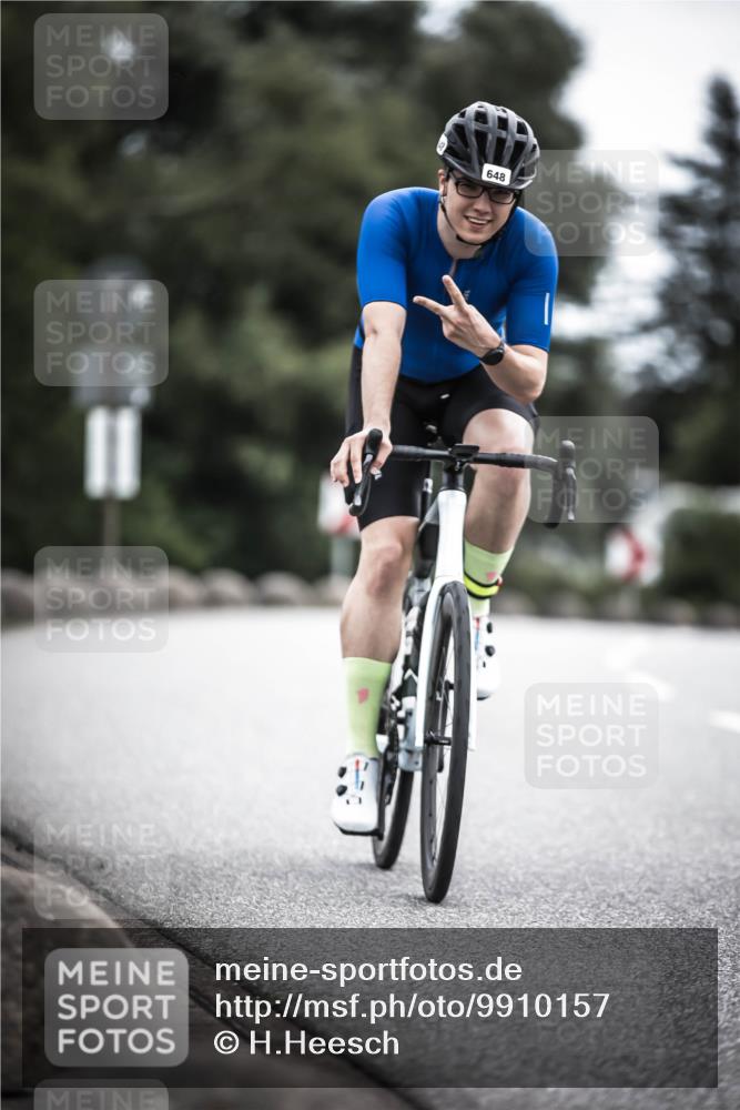 21.06.2026 - 29. Vierlanden-Triathlon H.Heesch http://msf.ph/oto/9910157 21.06.2026 11:57:36 Radfahren 635, 648 meine-sportfotos.de