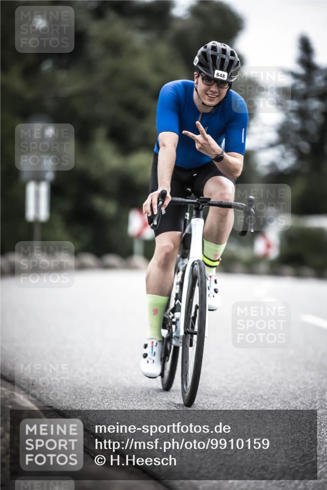 21.06.2026 - 29. Vierlanden-Triathlon H.Heesch http://msf.ph/oto/9910159 21.06.2026 11:57:36 Radfahren 635, 648 meine-sportfotos.de