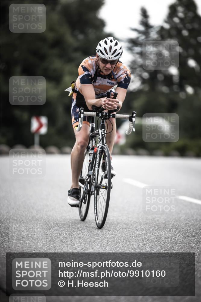 21.06.2026 - 29. Vierlanden-Triathlon H.Heesch http://msf.ph/oto/9910160 21.06.2026 09:30:41 Radfahren 147, 159, 248 meine-sportfotos.de