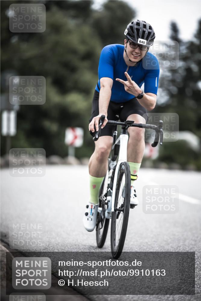 21.06.2026 - 29. Vierlanden-Triathlon H.Heesch http://msf.ph/oto/9910163 21.06.2026 11:57:36 Radfahren 635, 648 meine-sportfotos.de