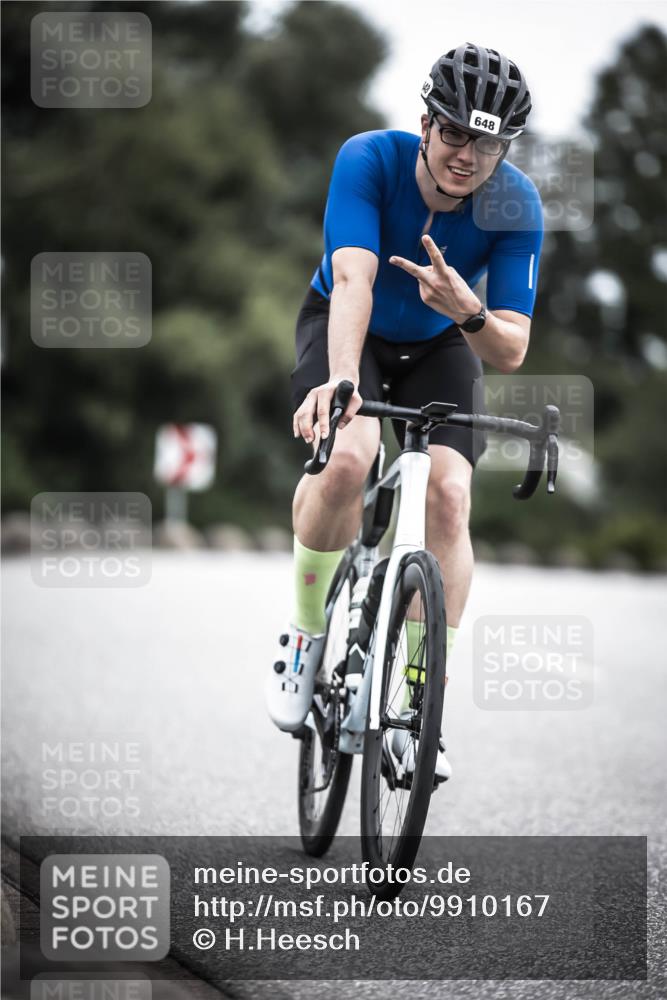 21.06.2026 - 29. Vierlanden-Triathlon H.Heesch http://msf.ph/oto/9910167 21.06.2026 11:57:36 Radfahren 635, 648 meine-sportfotos.de