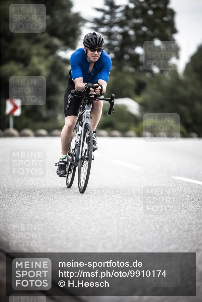 21.06.2026 - 29. Vierlanden-Triathlon H.Heesch http://msf.ph/oto/9910174 21.06.2026 11:57:50 Radfahren 759, 804 meine-sportfotos.de