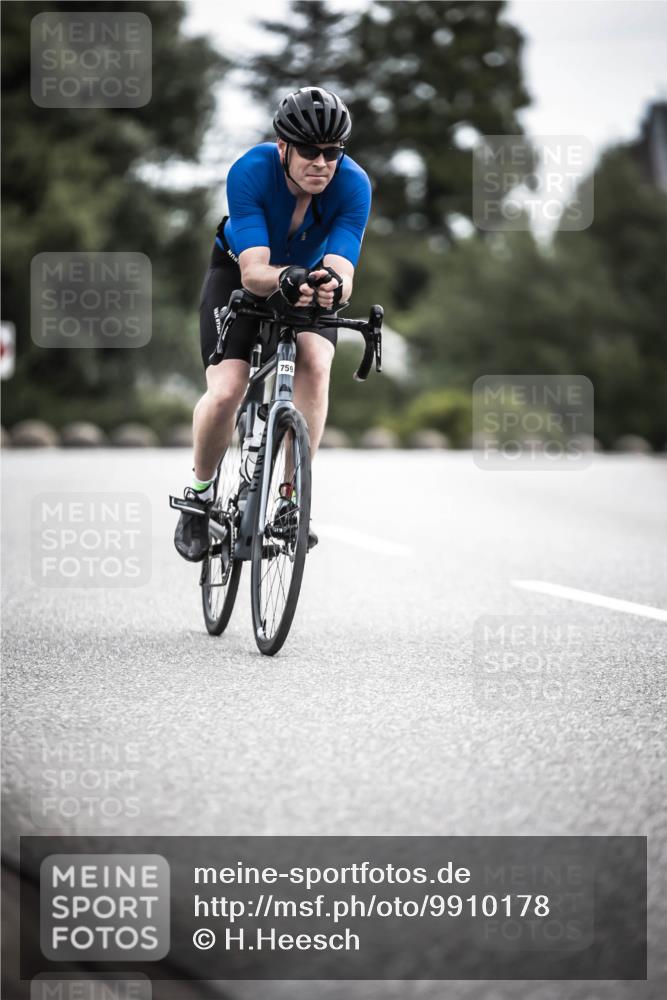 21.06.2026 - 29. Vierlanden-Triathlon H.Heesch http://msf.ph/oto/9910178 21.06.2026 11:57:50 Radfahren 759, 804 meine-sportfotos.de