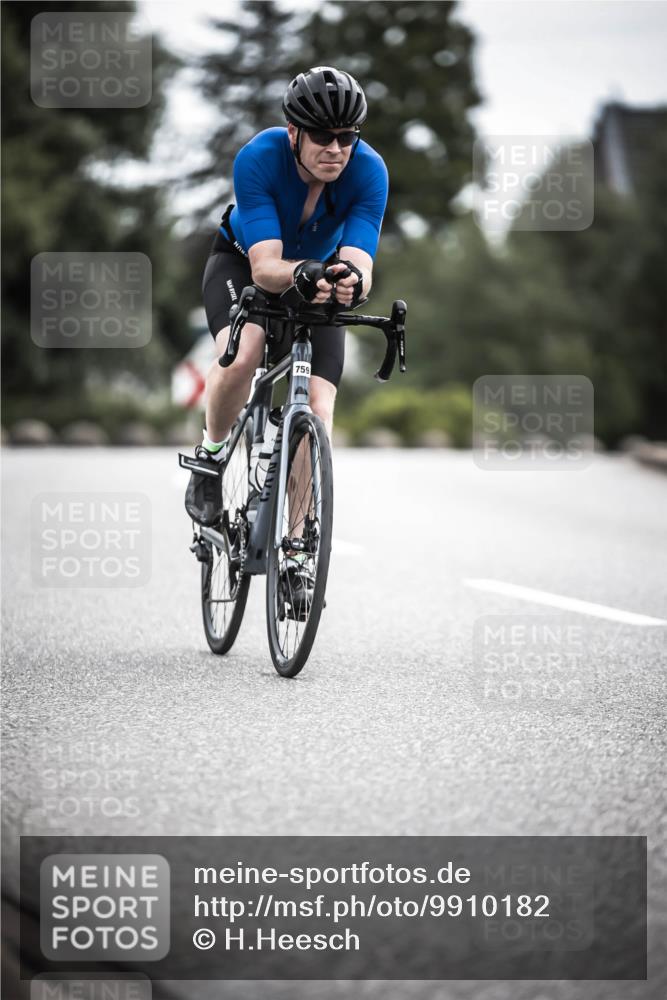 21.06.2026 - 29. Vierlanden-Triathlon H.Heesch http://msf.ph/oto/9910182 21.06.2026 11:57:50 Radfahren 759, 804 meine-sportfotos.de