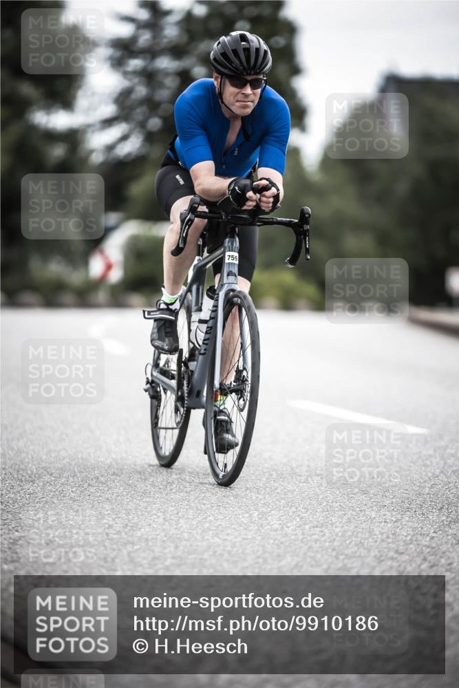 21.06.2026 - 29. Vierlanden-Triathlon H.Heesch http://msf.ph/oto/9910186 21.06.2026 11:57:50 Radfahren 759, 804 meine-sportfotos.de