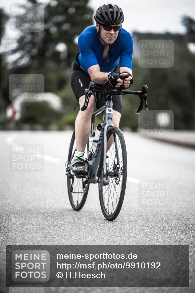 21.06.2026 - 29. Vierlanden-Triathlon H.Heesch http://msf.ph/oto/9910192 21.06.2026 11:57:50 Radfahren 759, 804 meine-sportfotos.de