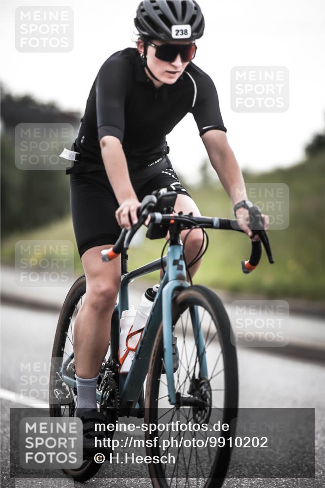 21.06.2026 - 29. Vierlanden-Triathlon H.Heesch http://msf.ph/oto/9910202 21.06.2026 09:30:57 Radfahren 238 meine-sportfotos.de