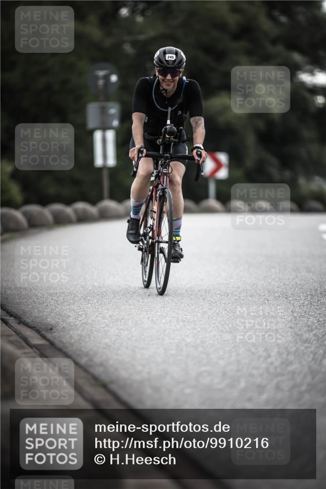 21.06.2026 - 29. Vierlanden-Triathlon H.Heesch http://msf.ph/oto/9910216 21.06.2026 09:31:06 Radfahren 2, 115, 124, 167, 245 meine-sportfotos.de