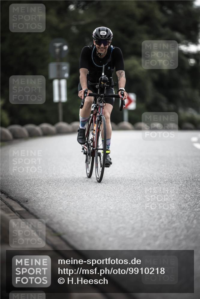 21.06.2026 - 29. Vierlanden-Triathlon H.Heesch http://msf.ph/oto/9910218 21.06.2026 09:31:06 Radfahren 2, 115, 124, 167, 245 meine-sportfotos.de