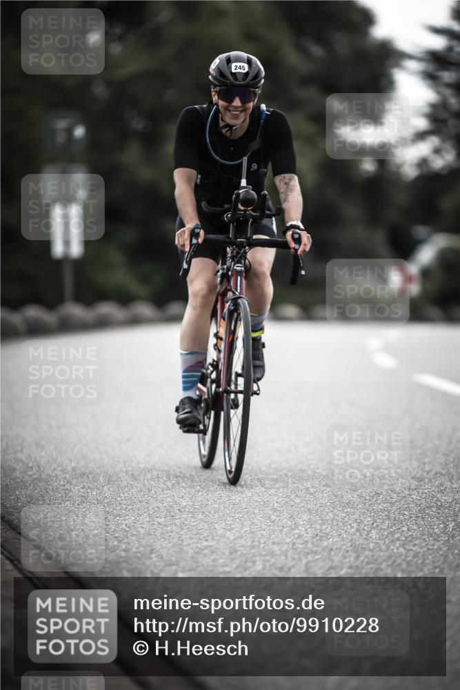 21.06.2026 - 29. Vierlanden-Triathlon H.Heesch http://msf.ph/oto/9910228 21.06.2026 09:31:07 Radfahren 2, 115, 124, 167, 245 meine-sportfotos.de