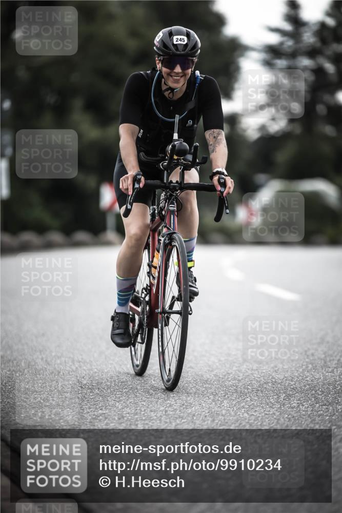 21.06.2026 - 29. Vierlanden-Triathlon H.Heesch http://msf.ph/oto/9910234 21.06.2026 09:31:07 Radfahren 2, 115, 124, 167, 245 meine-sportfotos.de