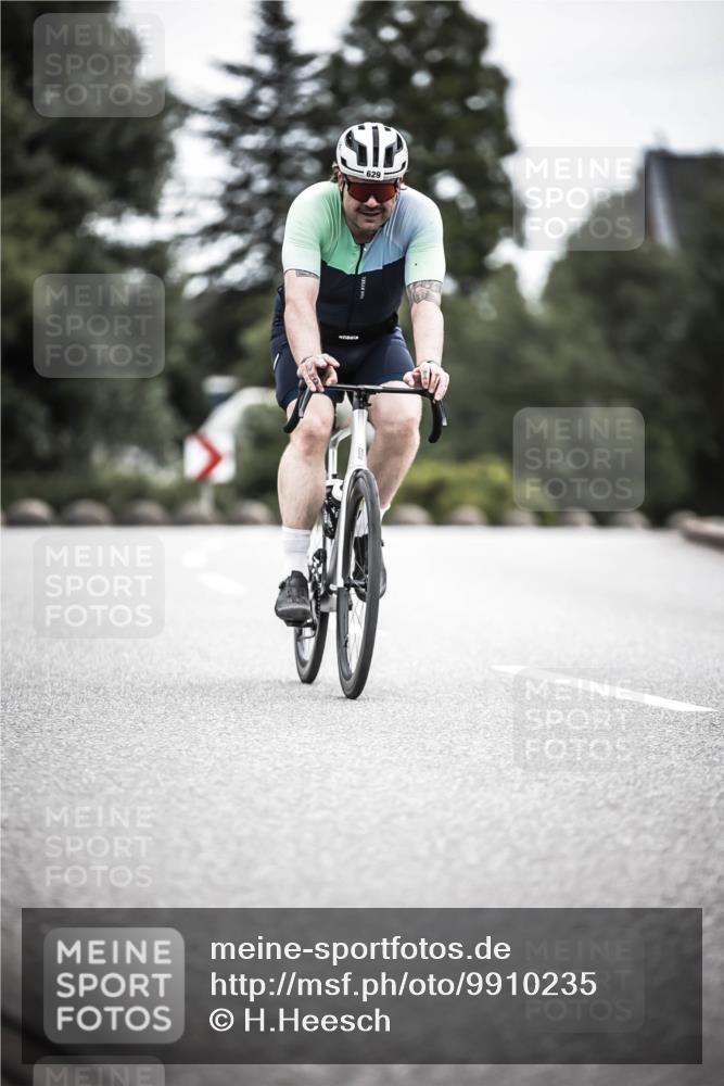 21.06.2026 - 29. Vierlanden-Triathlon H.Heesch http://msf.ph/oto/9910235 21.06.2026 11:58:11 Radfahren 629, 670, 684, 782, 800, 823 meine-sportfotos.de