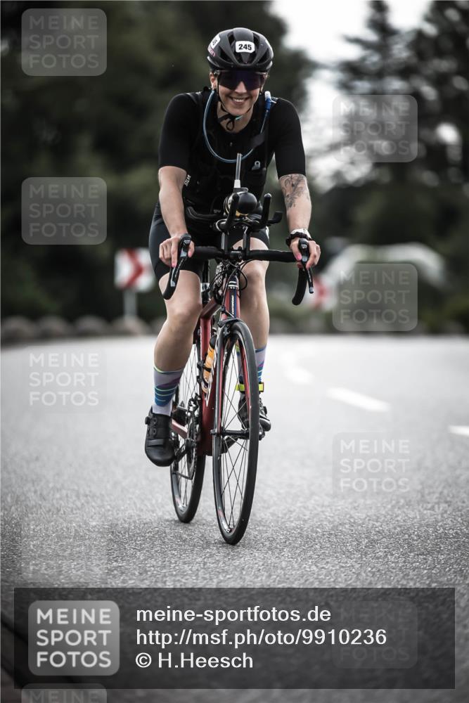 21.06.2026 - 29. Vierlanden-Triathlon H.Heesch http://msf.ph/oto/9910236 21.06.2026 09:31:07 Radfahren 2, 115, 124, 167, 245 meine-sportfotos.de