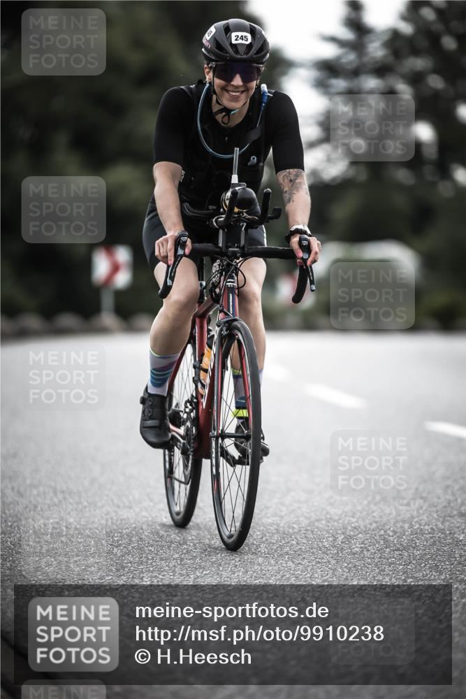21.06.2026 - 29. Vierlanden-Triathlon H.Heesch http://msf.ph/oto/9910238 21.06.2026 09:31:07 Radfahren 2, 115, 124, 167, 245 meine-sportfotos.de