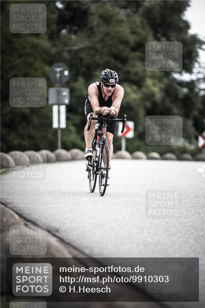 21.06.2026 - 29. Vierlanden-Triathlon H.Heesch http://msf.ph/oto/9910303 21.06.2026 11:58:56 Radfahren 257, 809, 902 meine-sportfotos.de