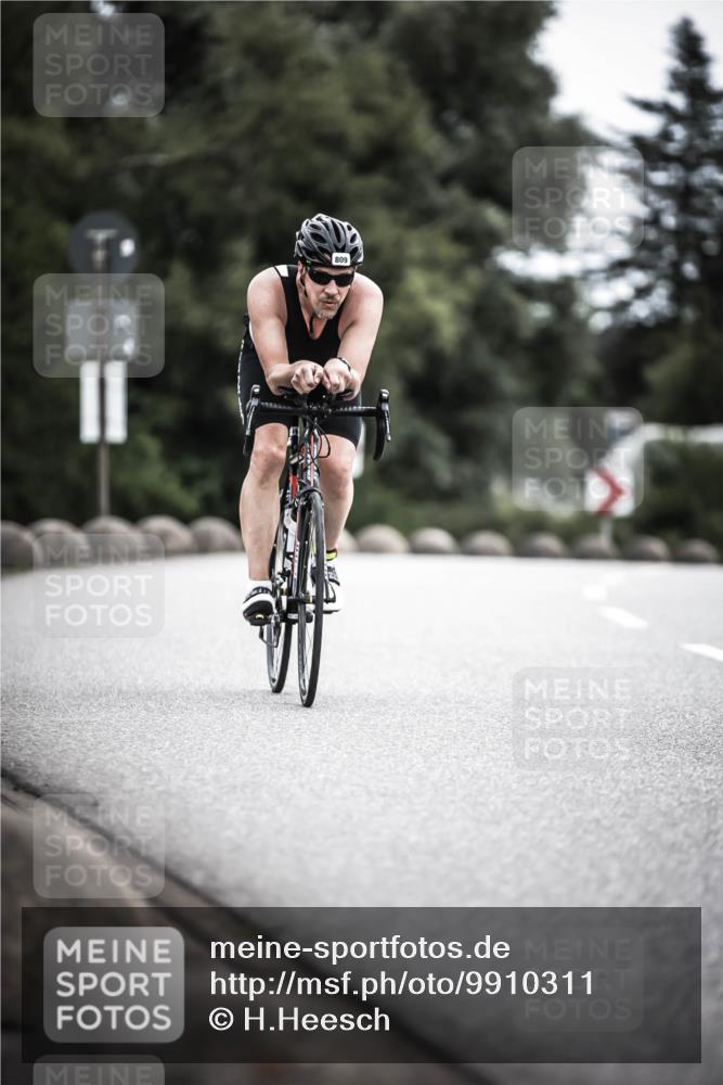 21.06.2026 - 29. Vierlanden-Triathlon H.Heesch http://msf.ph/oto/9910311 21.06.2026 11:58:56 Radfahren 257, 809, 902 meine-sportfotos.de