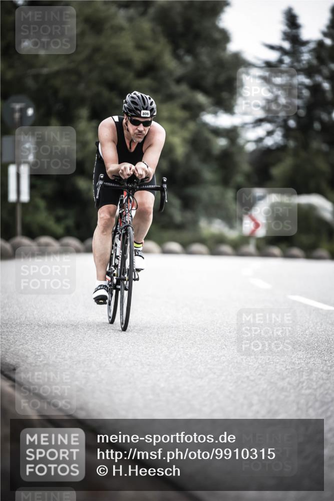 21.06.2026 - 29. Vierlanden-Triathlon H.Heesch http://msf.ph/oto/9910315 21.06.2026 11:58:56 Radfahren 257, 809, 902 meine-sportfotos.de