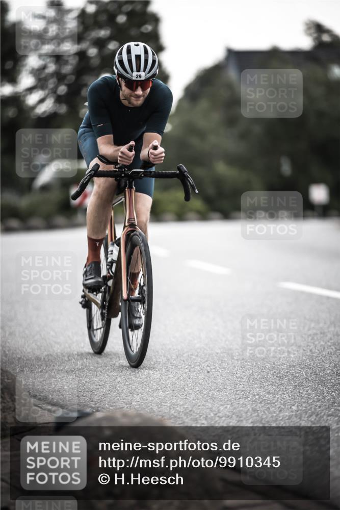21.06.2026 - 29. Vierlanden-Triathlon H.Heesch http://msf.ph/oto/9910345 21.06.2026 09:31:57 Radfahren 29, 50, 126 meine-sportfotos.de