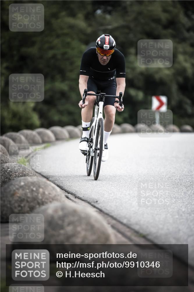 21.06.2026 - 29. Vierlanden-Triathlon H.Heesch http://msf.ph/oto/9910346 21.06.2026 11:59:05 Radfahren 683, 899 meine-sportfotos.de