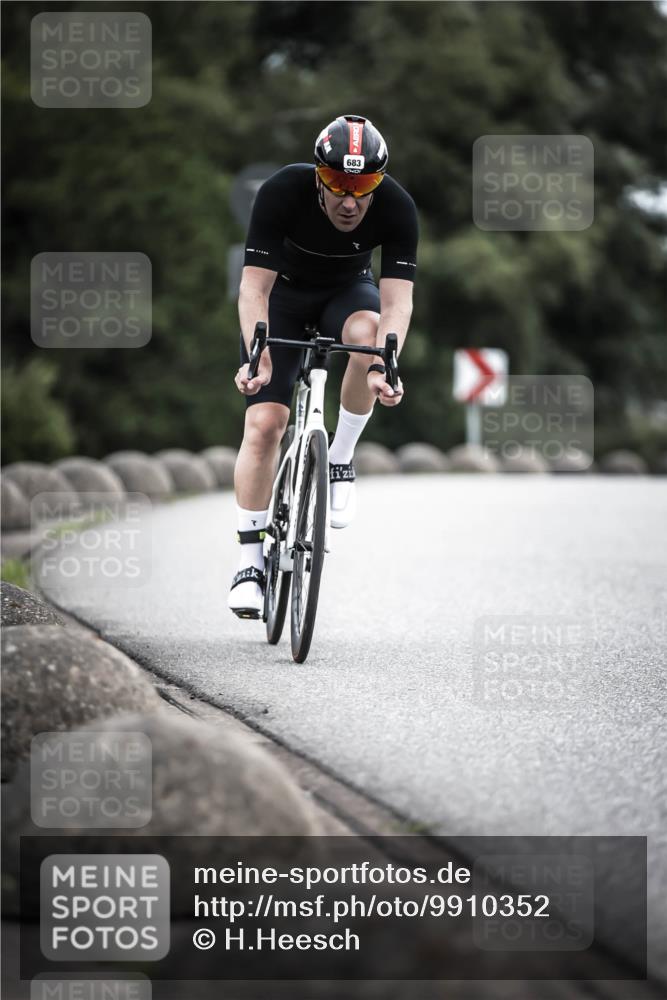 21.06.2026 - 29. Vierlanden-Triathlon H.Heesch http://msf.ph/oto/9910352 21.06.2026 11:59:05 Radfahren 683, 899 meine-sportfotos.de