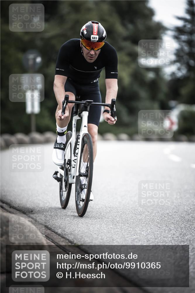 21.06.2026 - 29. Vierlanden-Triathlon H.Heesch http://msf.ph/oto/9910365 21.06.2026 11:59:05 Radfahren 683, 899 meine-sportfotos.de