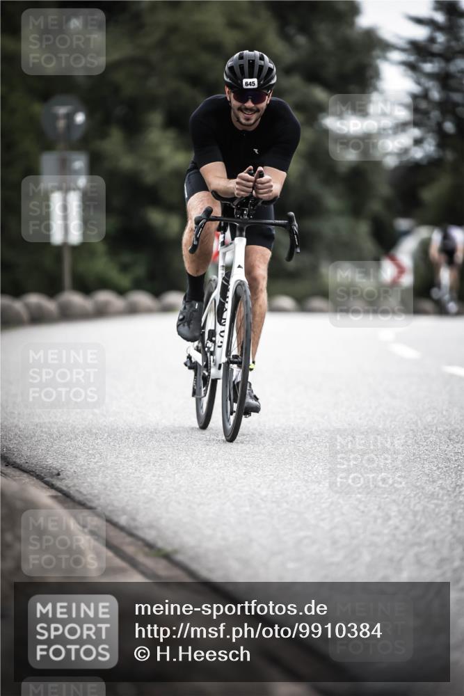 21.06.2026 - 29. Vierlanden-Triathlon H.Heesch http://msf.ph/oto/9910384 21.06.2026 11:59:17 Radfahren 97, 645, 654, 735, 845 meine-sportfotos.de