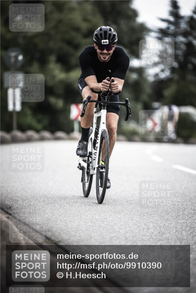 21.06.2026 - 29. Vierlanden-Triathlon H.Heesch http://msf.ph/oto/9910390 21.06.2026 11:59:17 Radfahren 97, 645, 654, 735, 845 meine-sportfotos.de