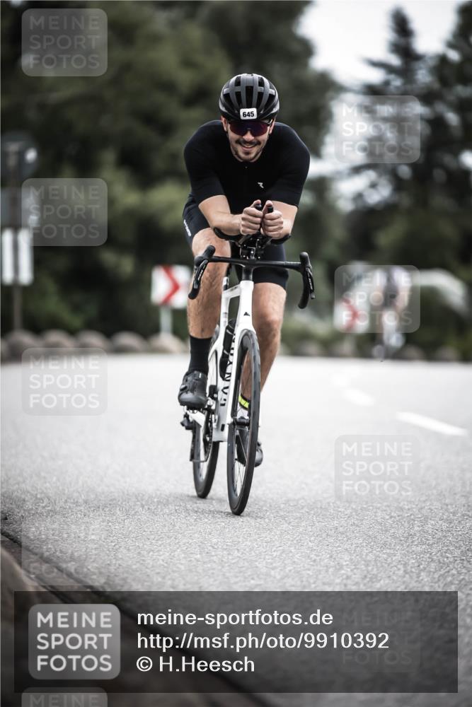21.06.2026 - 29. Vierlanden-Triathlon H.Heesch http://msf.ph/oto/9910392 21.06.2026 11:59:17 Radfahren 97, 645, 654, 735, 845 meine-sportfotos.de