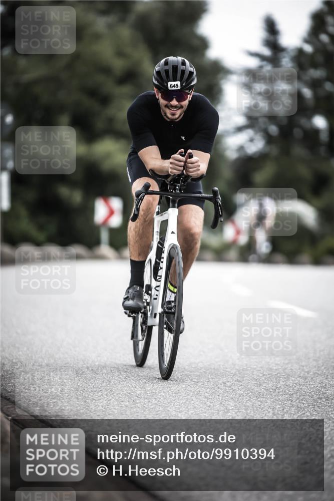 21.06.2026 - 29. Vierlanden-Triathlon H.Heesch http://msf.ph/oto/9910394 21.06.2026 11:59:17 Radfahren 97, 645, 654, 735, 845 meine-sportfotos.de