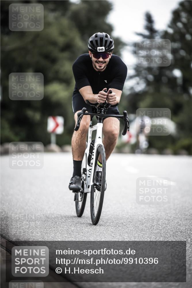 21.06.2026 - 29. Vierlanden-Triathlon H.Heesch http://msf.ph/oto/9910396 21.06.2026 11:59:17 Radfahren 97, 645, 654, 735, 845 meine-sportfotos.de