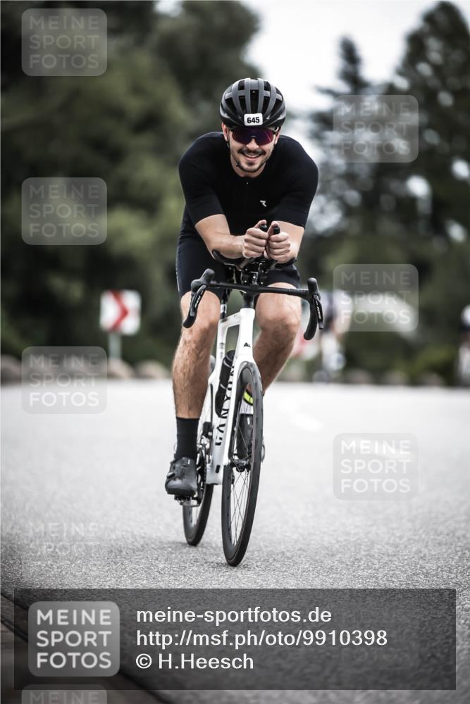 21.06.2026 - 29. Vierlanden-Triathlon H.Heesch http://msf.ph/oto/9910398 21.06.2026 11:59:17 Radfahren 97, 645, 654, 735, 845 meine-sportfotos.de