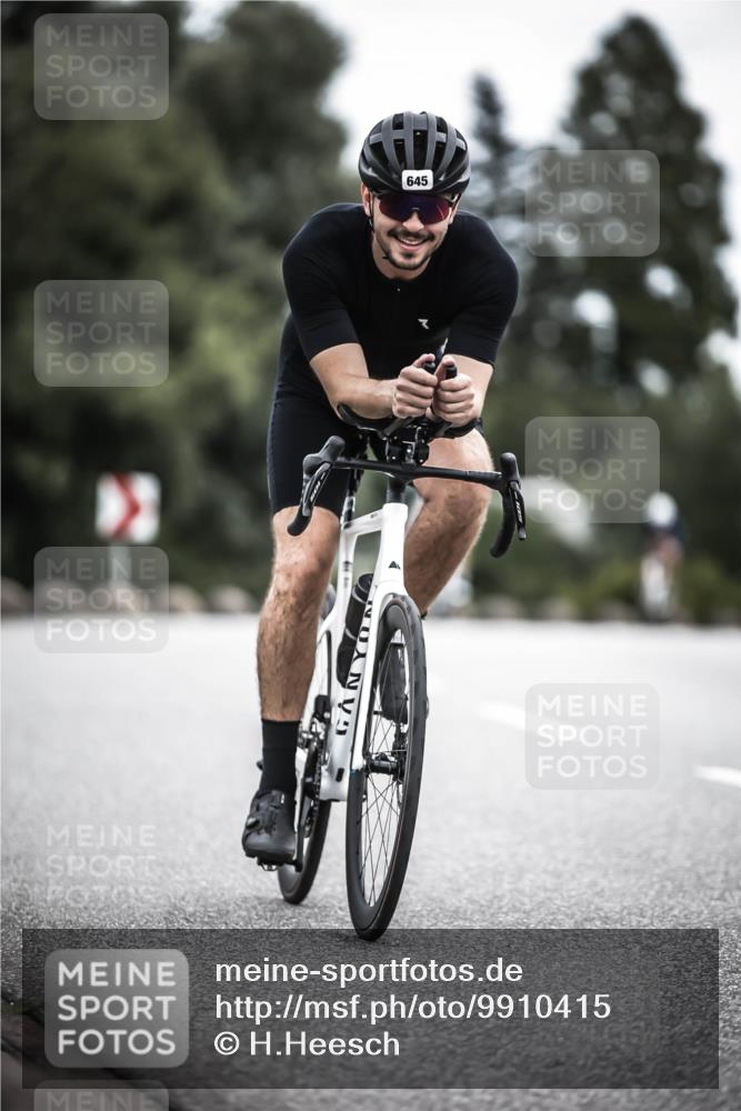 21.06.2026 - 29. Vierlanden-Triathlon H.Heesch http://msf.ph/oto/9910415 21.06.2026 11:59:17 Radfahren 97, 645, 654, 735, 845 meine-sportfotos.de