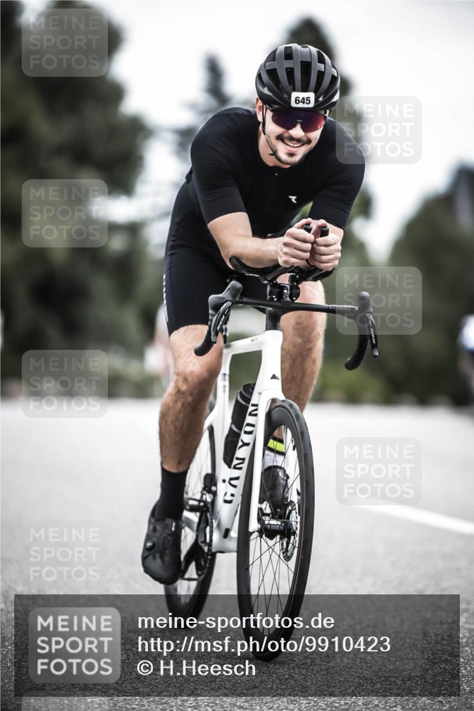 21.06.2026 - 29. Vierlanden-Triathlon H.Heesch http://msf.ph/oto/9910423 21.06.2026 11:59:17 Radfahren 97, 645, 654, 735, 845 meine-sportfotos.de