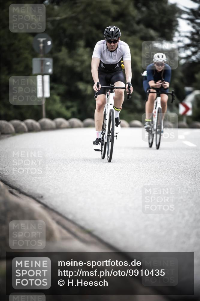 21.06.2026 - 29. Vierlanden-Triathlon H.Heesch http://msf.ph/oto/9910435 21.06.2026 11:59:22 Radfahren 271, 735, 845 meine-sportfotos.de