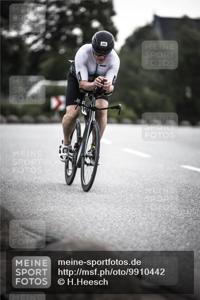 21.06.2026 - 29. Vierlanden-Triathlon H.Heesch http://msf.ph/oto/9910442 21.06.2026 09:32:12 Radfahren 48, 131, 220 meine-sportfotos.de